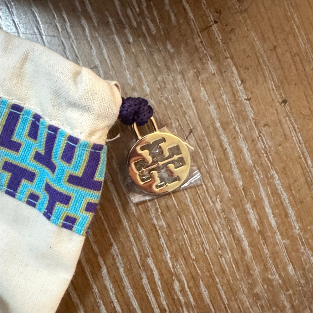 Tory Burch Virginia Crossbody In Navy Quilted Recycled Material With Dust Bag - Picture 9 of 9